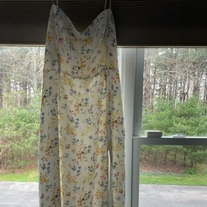Abecrombie and Fitch springtime dress with slit